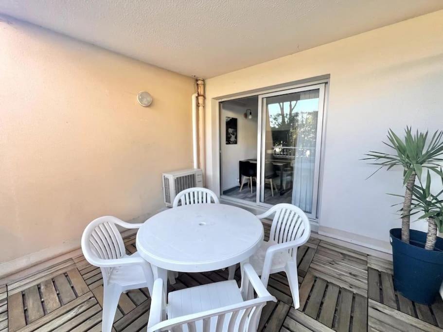 Appartement Port De Hyeres 4 Personnes 外观 照片